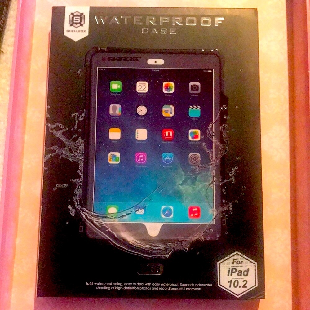 NWT Apple iPad 10.2” SaharaCase retail $99